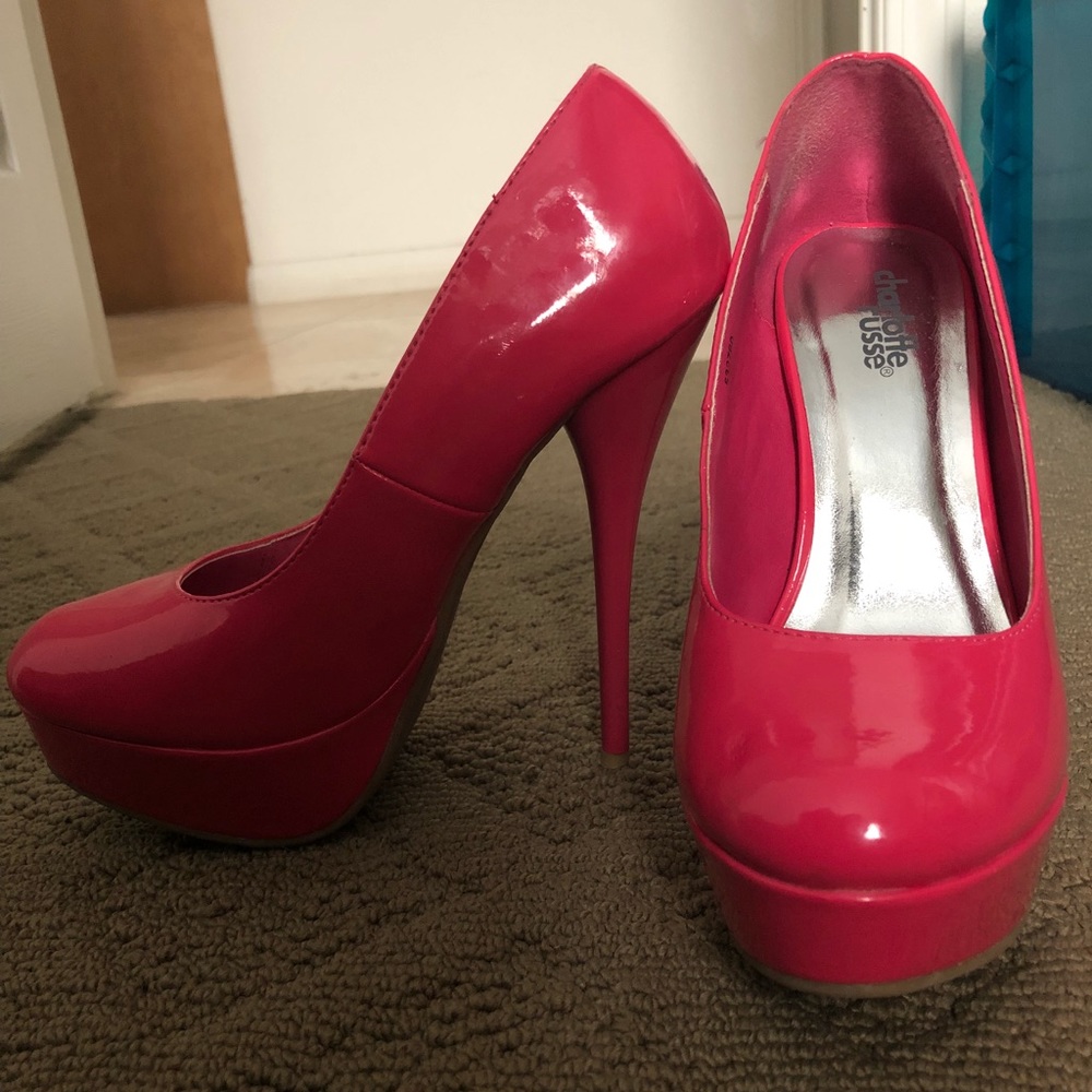 Pink patent leather pumps